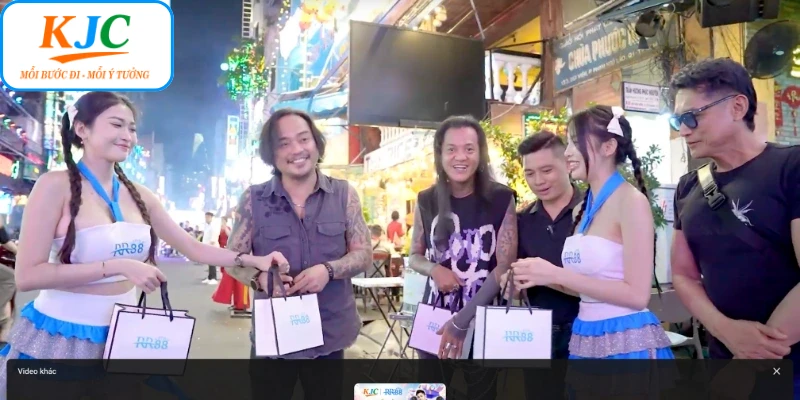 Dấu ấn trong sự kiện 1000 phần quà tặng tại phố đi bộ Bùi Viện TP HCM